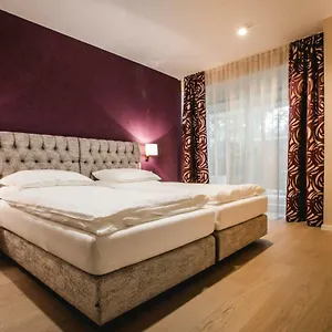 Karl Palais Wessely Wien