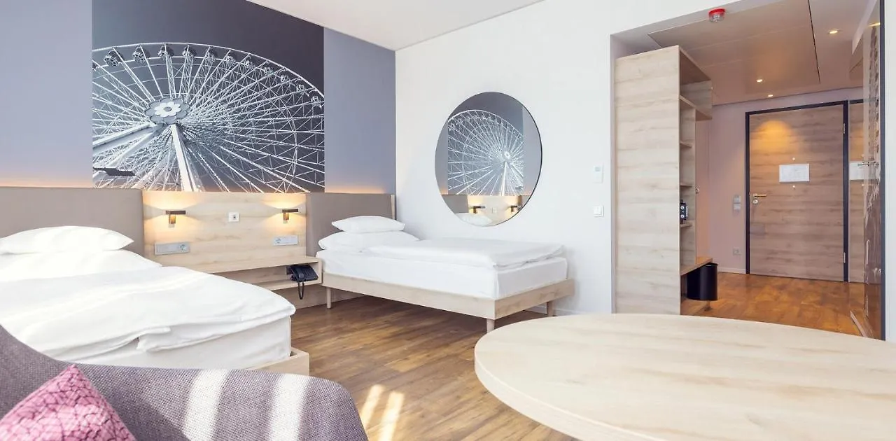 Roomz Vienna Prater 4*,