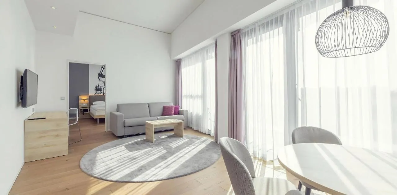 Roomz Vienna Prater 4*,