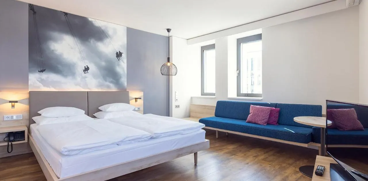 Roomz Vienna Prater 4*,