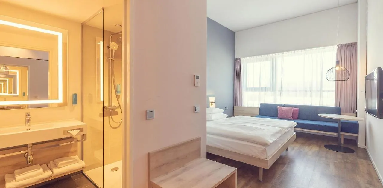 Roomz Vienna Prater 4*,
